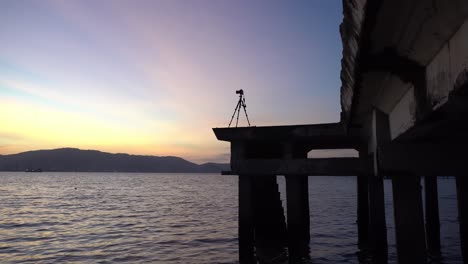 A-photographer-camera-is-left-at-the-dock-shoot-timelapse